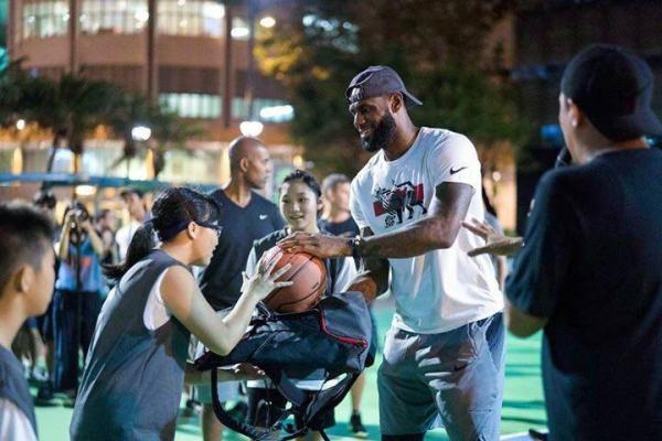Ching Chung LOVE FOR ALL Volunteer Team Activity – Lebron James 2017 Nike Basketball Defend My Count Charity Celebration Hoops for Hope