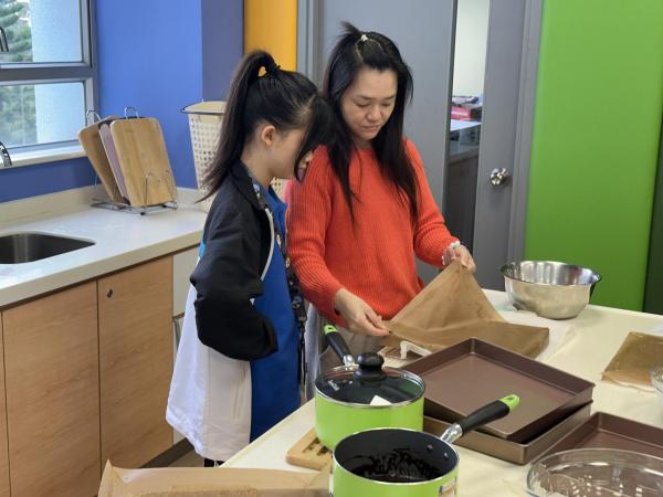 製作聖誕樹幹蛋糕