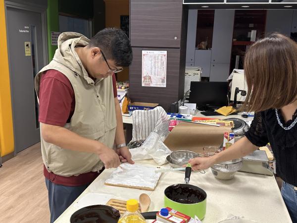 製作聖誕樹幹蛋糕