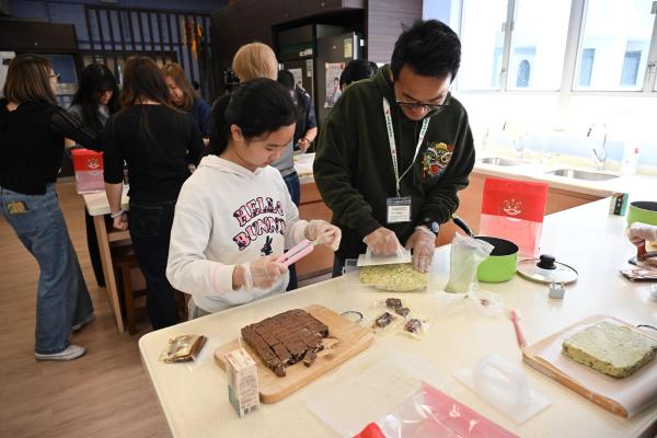 Snowflake Crisp Making Class