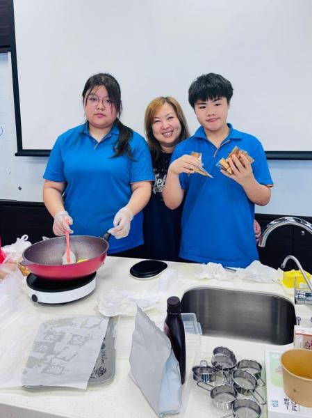Snowflake Crisp Making Class