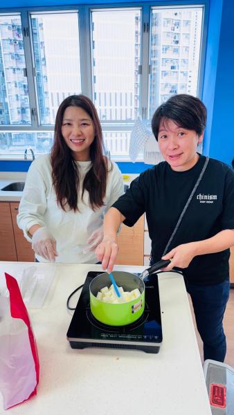 Snowflake Crisp Making Class