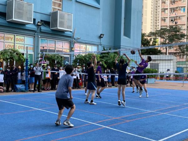 27/10/2022 Teacher-Student Volleyball Game