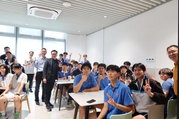 Visit to Shenzhen Senior High School (High School Campus)