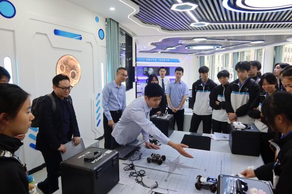 Visit to Shenzhen Senior High School (High School Campus)