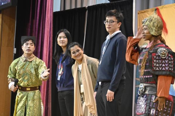 English Drama Show "Mulan"
