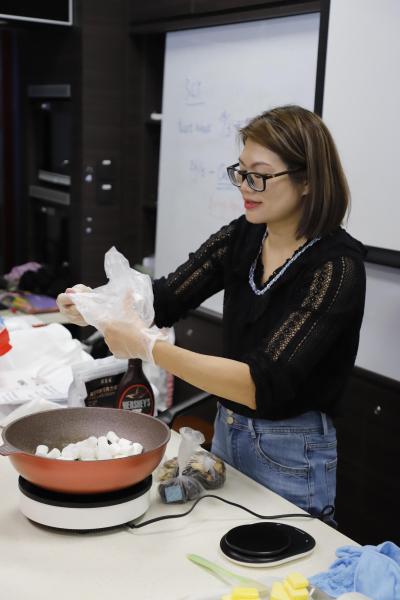 Snowflake Crisp Making Class