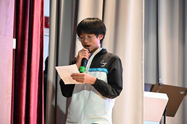 S2 書中角色Catwalk show