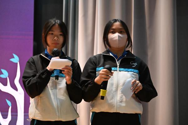 S2 書中角色Catwalk show