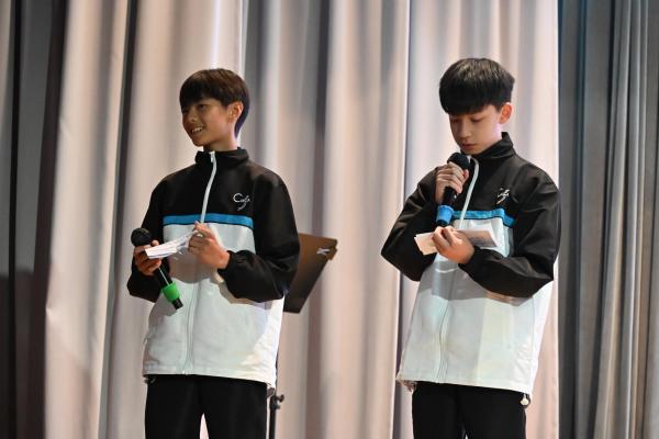 S2 書中角色Catwalk show