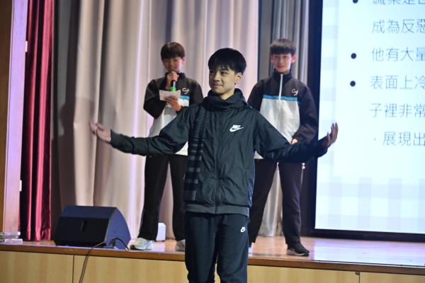 S2 書中角色Catwalk show