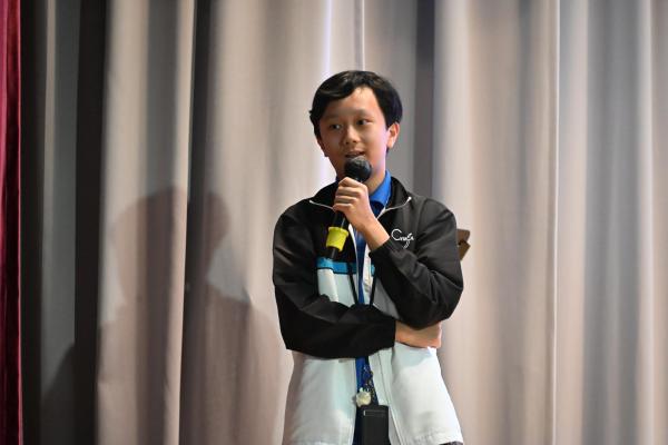 S2 書中角色Catwalk show