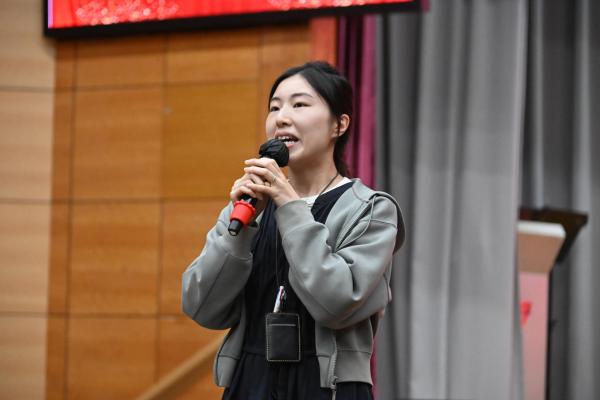 S2 書中角色Catwalk show