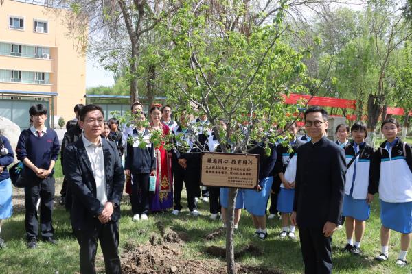 Xinjiang Production and Construction Corps Seventh Division Senior High School (Sister School)