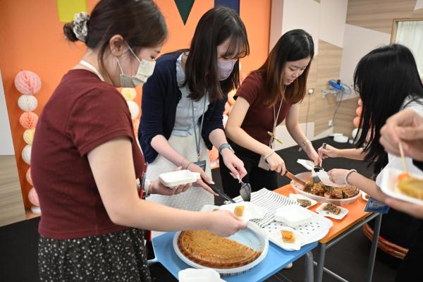敲鑼打鼓 慶中秋 開幕禮