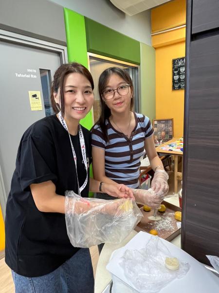 Mid-Autumn Festival Parent-Child Mooncake Workshop