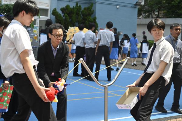 敲鑼打鼓 慶中秋 開幕禮